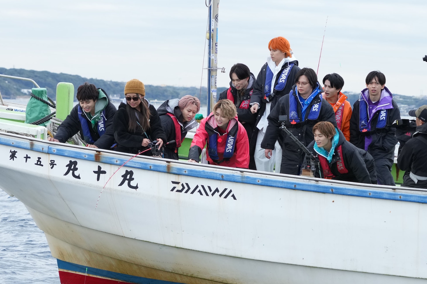 海釣りを楽しむ超特急。