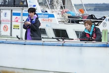 釣りをするリョウガとアロハ。