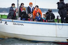 海釣りを楽しむ超特急。