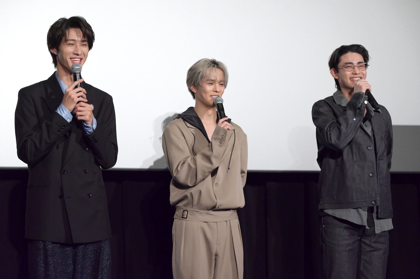 笑顔の曽野舜太（M!LK）、奥野壮、豊田裕大。