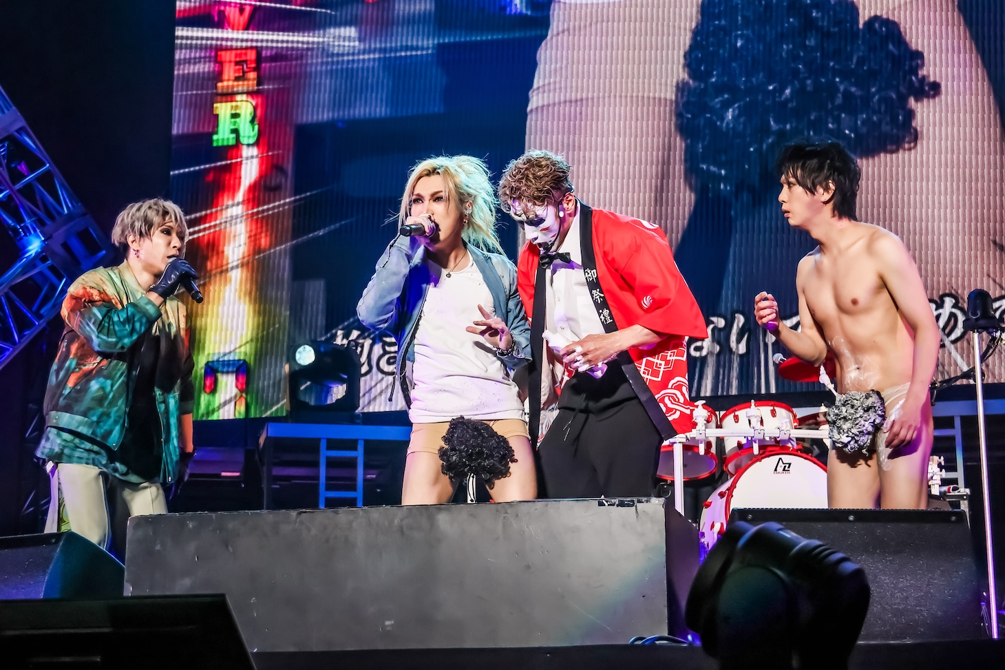 喜矢武豊は役が憑依する稀代の名優、ゴールデンボンバー全国ツアーで描いた大スターの一代記