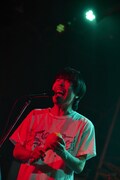 吉田靖直（Vo）（Photo by morookamanabu）