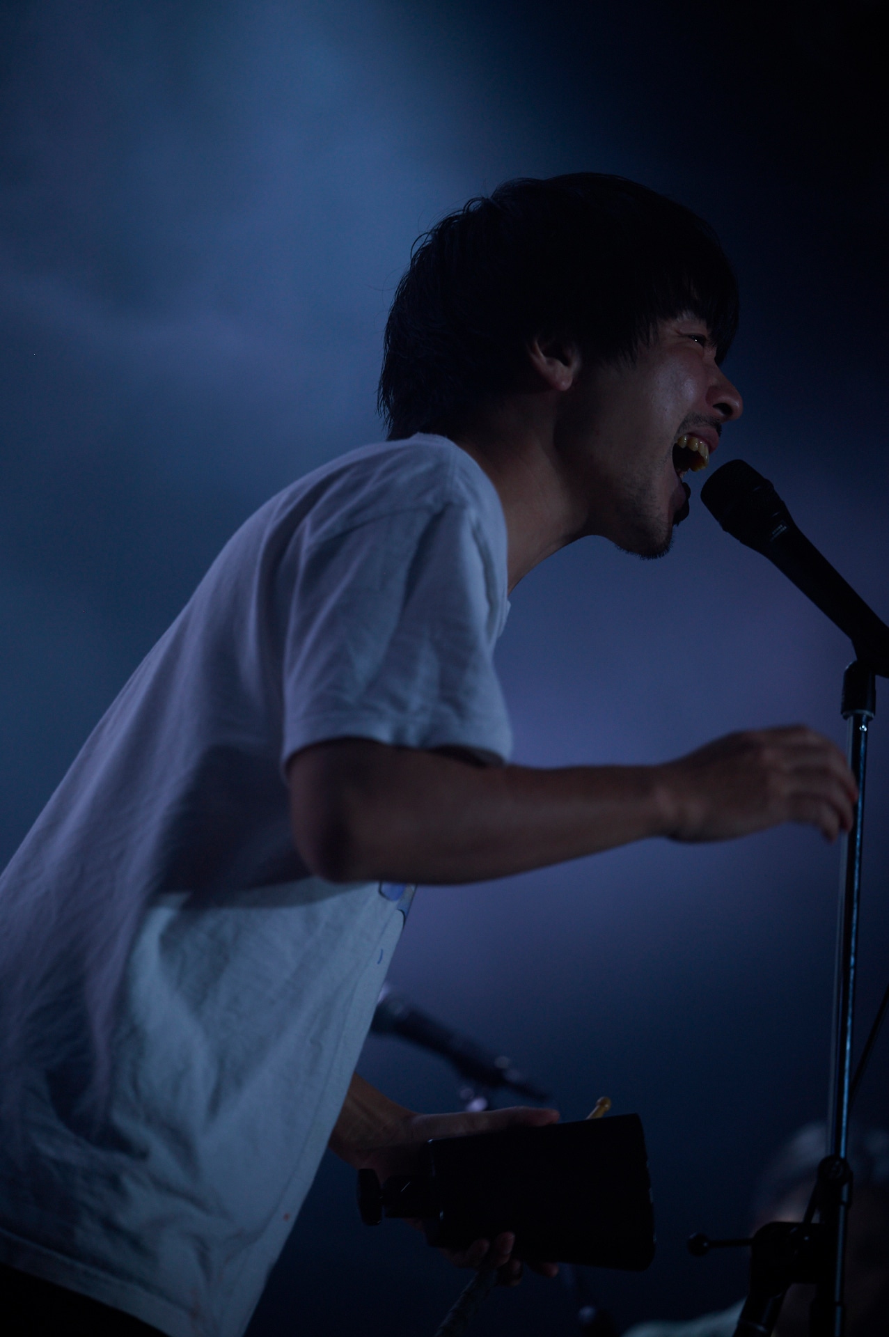 吉田靖直（Vo）（Photo by morookamanabu）