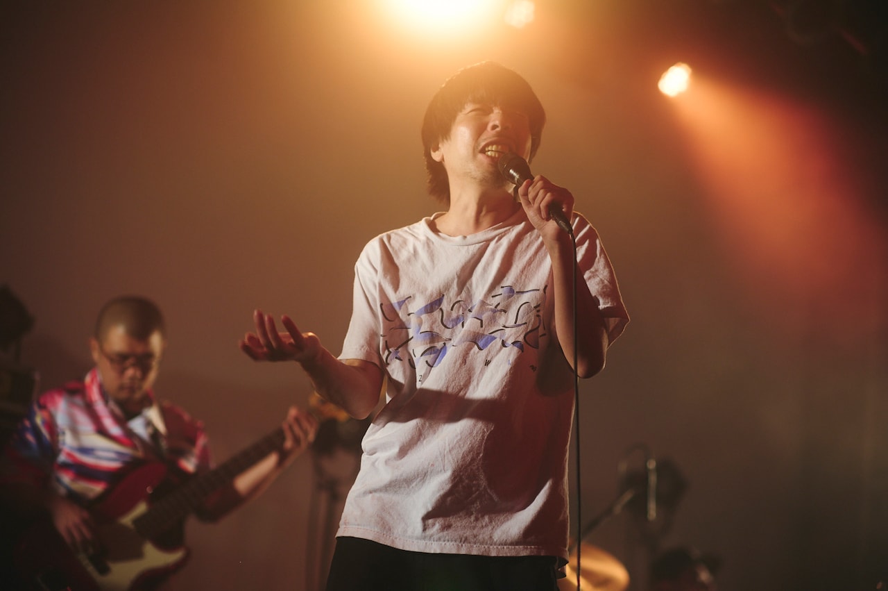 吉田靖直（Vo）（Photo by morookamanabu）