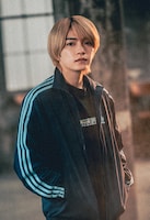 西畑大吾（なにわ男子）©田島隆・マサシ（秋田書店）／「マトリと狂犬」製作委員会・MBS