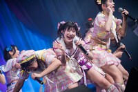 もみくちゃになる虹コン。