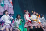 「虹のコンキスタドール LIVE TOUR 2025 ～平成令和ネバーエンドサンバースト～」東京公演の様子。