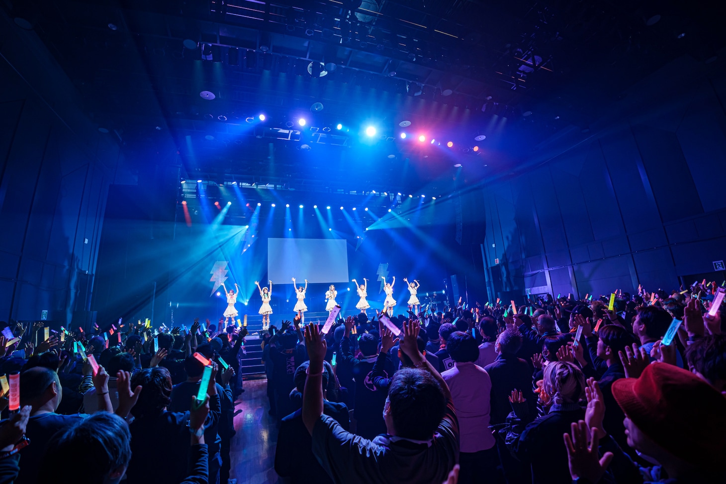 「ukka 10th Anniversary Live vol.8『ALLOUT 3rd』」第1部の様子。（撮影：佐藤広理）