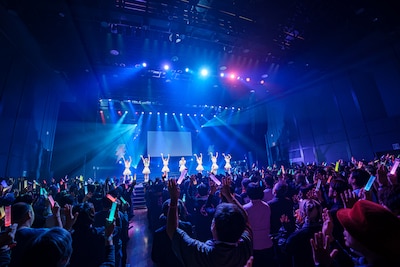 「ukka 10th Anniversary Live vol.8『ALLOUT 3rd』」第1部の様子。（撮影：佐藤広理）