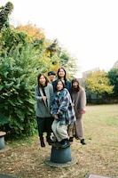 チーナの新しいアーティスト写真。（撮影：岡愛子）