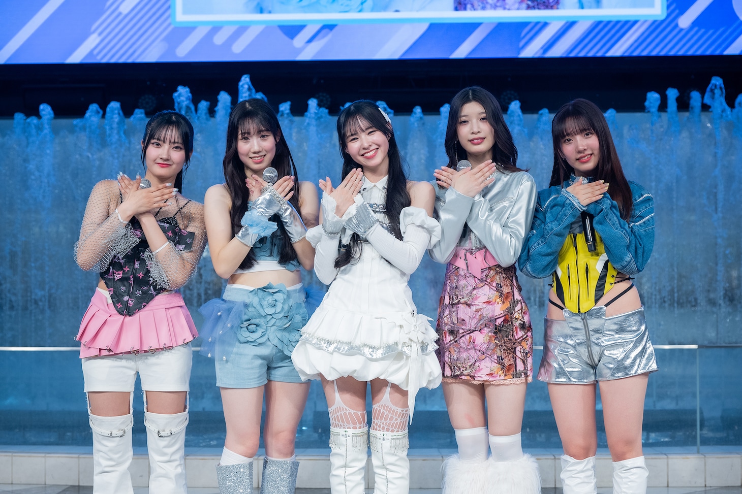 Crisp Melo。左から阿保瞳月、橘ゆきな、大曲李佳、紫乃亜月、飯田愛梨。