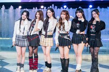 ポーズを決めるiii。