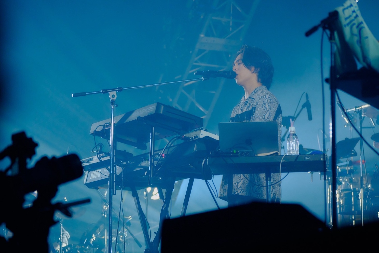 2025年10月25日、Zepp Haneda（TOKYO）公演より、藤井怜央。（Photo by Daikichi Motouchi）