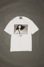 竹内まりやとJOURNAL STANDARDのコラボTシャツ「Mariya Takeuchi PLASTIC LOVE」の表面。