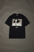竹内まりやとJOURNAL STANDARDのコラボTシャツ「Mariya Takeuchi PLASTIC LOVE」の表面。
