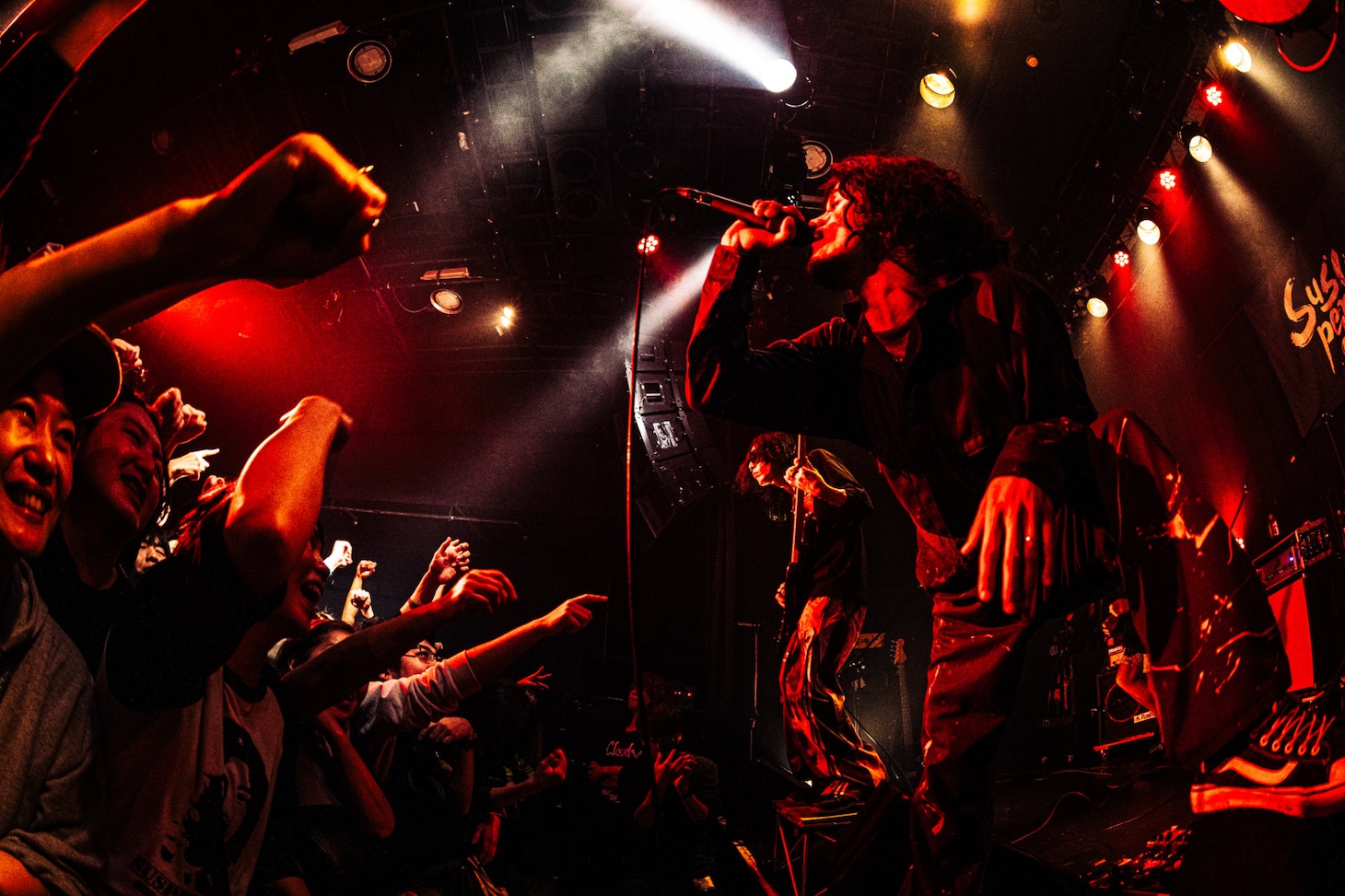 鷲山和希（G, Vo）（Photo by Shoma Yasukawa）