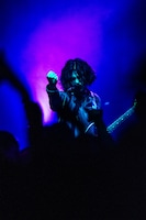 鷲山和希（G, Vo）（Photo by Shoma Yasukawa）