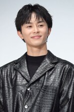 笑顔の草川拓弥（超特急）。