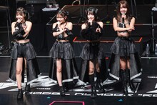 「#2i2でした！」とポーズを決める#2i2。