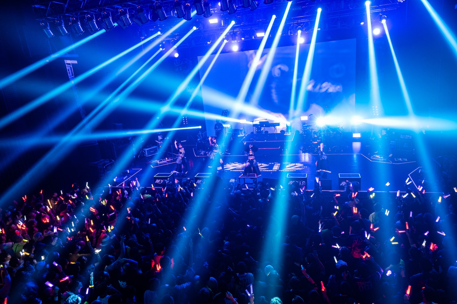 「#2i2 LAST TOUR FINAL『Pages of Us』」の様子。