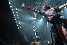 最後のセットリストをフロアに放り投げる#2i2。