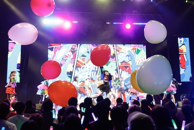 「WHITE SCORPION 2nd Anniversary LIVE」の様子。©OVERSE/KING RECORDS