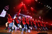 「WHITE SCORPION 2nd Anniversary LIVE」の様子。©OVERSE/KING RECORDS