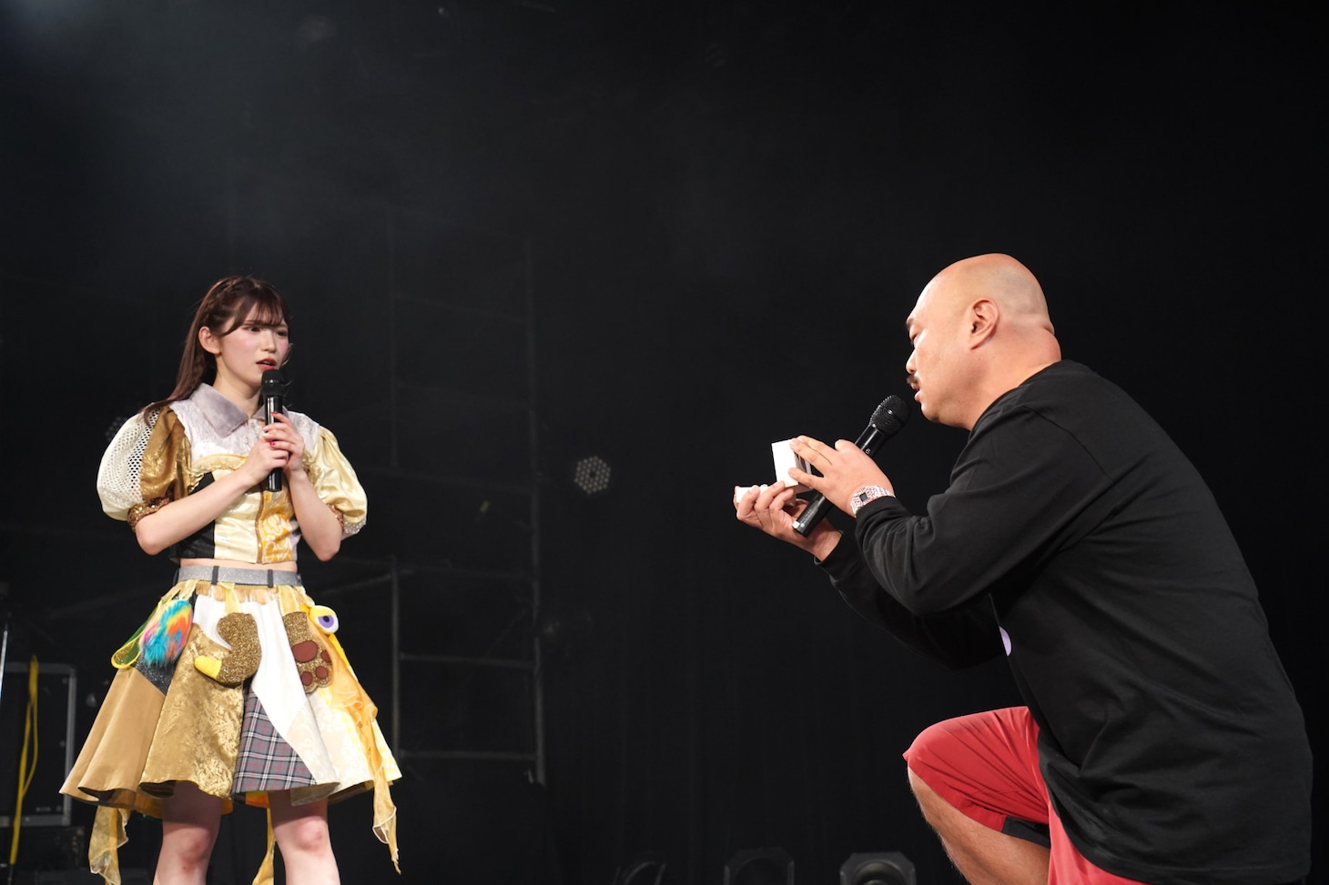 レオナエンパイアとクロちゃん。（Photo by Hiroo Nishizawa）