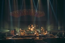 never young beach日本武道館公演の様子。（Photo by Kiyoe Ozawa）