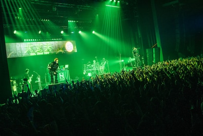 SKY-HIとNovel Coreによるパフォーマンスの様子。（Photo by Satoshi Hata）