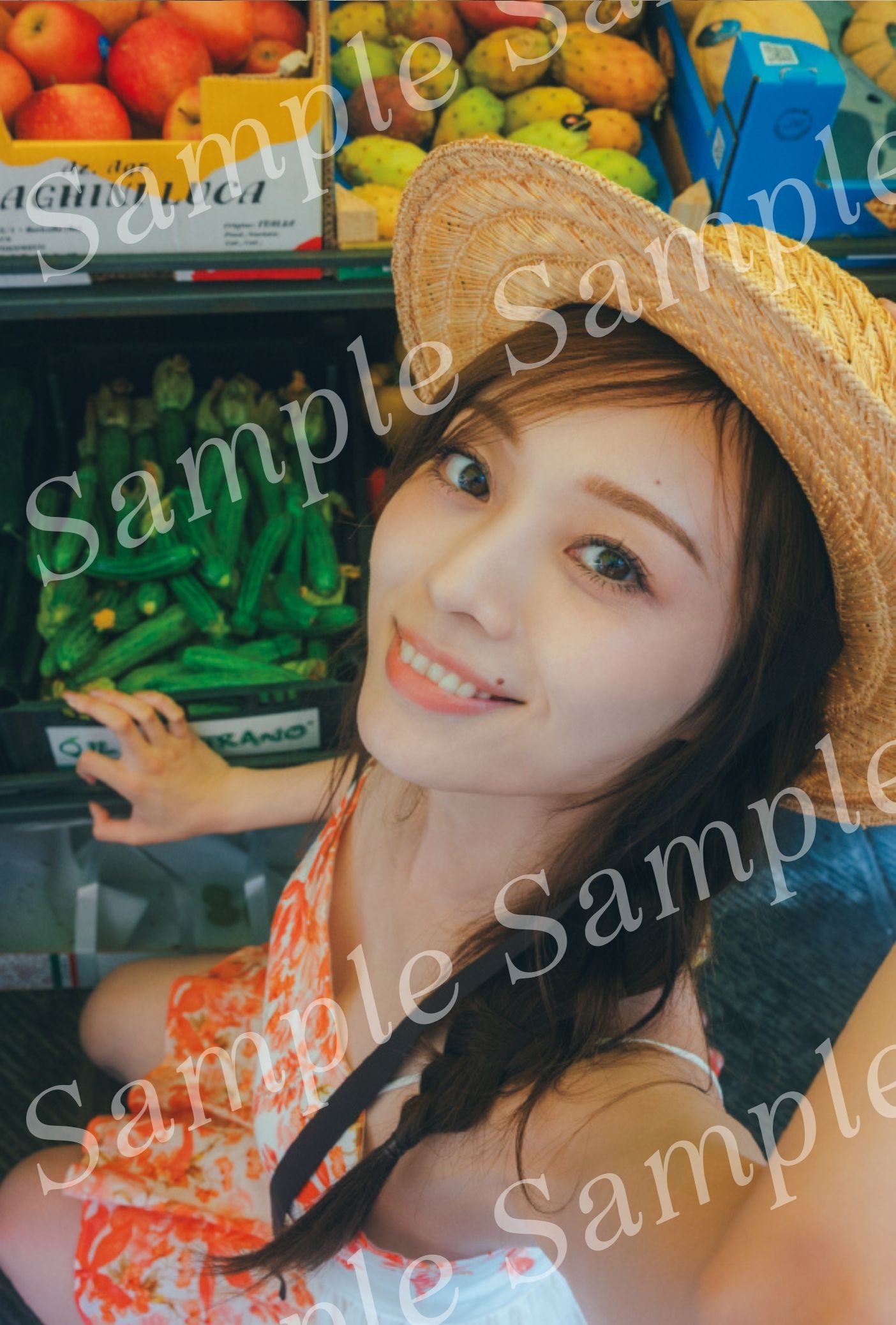 梅澤美波（乃木坂46）2nd写真集「透明な覚悟」特典ポストカード。（コーチャンフォー）（撮影：東京祐）