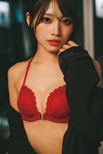 入内嶋涼（SKE48）の1st写真集「さやけき光」より。（撮影：時永大吾）