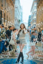 梅澤美波（乃木坂46）2nd写真集「透明な覚悟」特典ポストカード。（くまざわ書店）（撮影：東京祐）