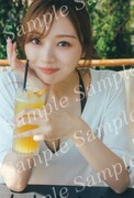 梅澤美波（乃木坂46）2nd写真集「透明な覚悟」特典ポストカード。（楽天ブックス ）（撮影：東京祐）