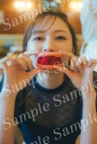 梅澤美波（乃木坂46）2nd写真集「透明な覚悟」特典ポストカード。（三省堂書店）（撮影：東京祐）