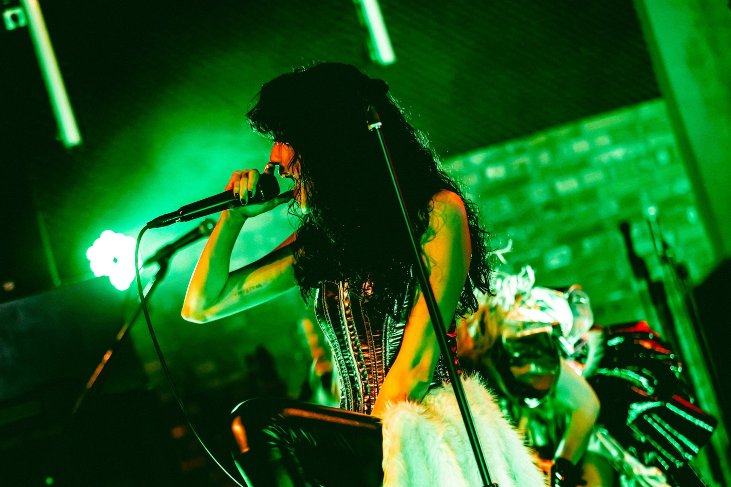 Anna（Vo / Zilqy）（Photo by Victor Nomoto – Metacraft）