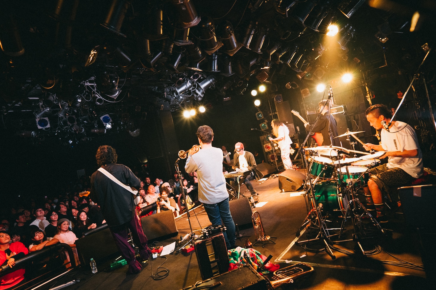ヤスエでんじゃらすおじさんによるライブの様子。（Photo by Machida Chiaki）