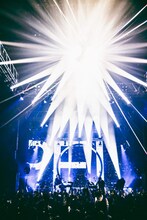 「THE SPELLBOUND 5th Anniversary -All Magical Spellbound Show-」の様子。（撮影：タカギユウスケ）