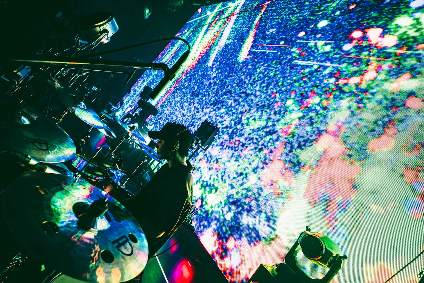 大井一彌（サポートドラマー / yahyel、DATS）（撮影：タカギユウスケ）