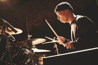 ズ（Dr）（撮影：上保昴大）