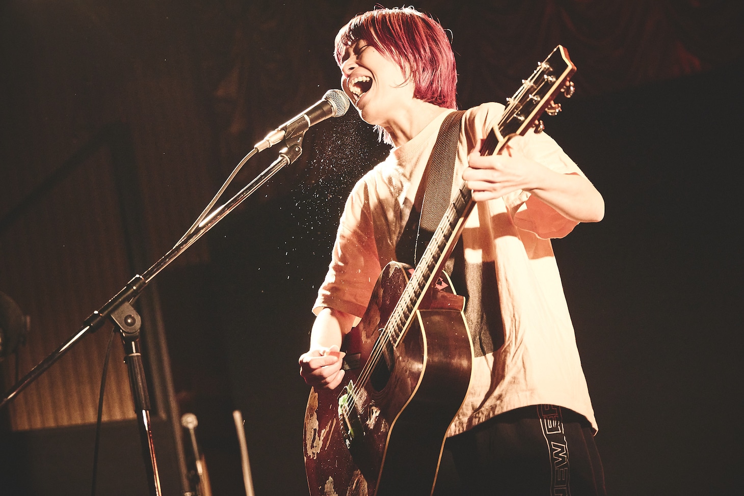 鈴木実貴子（Vo, G）（撮影：上保昴大）