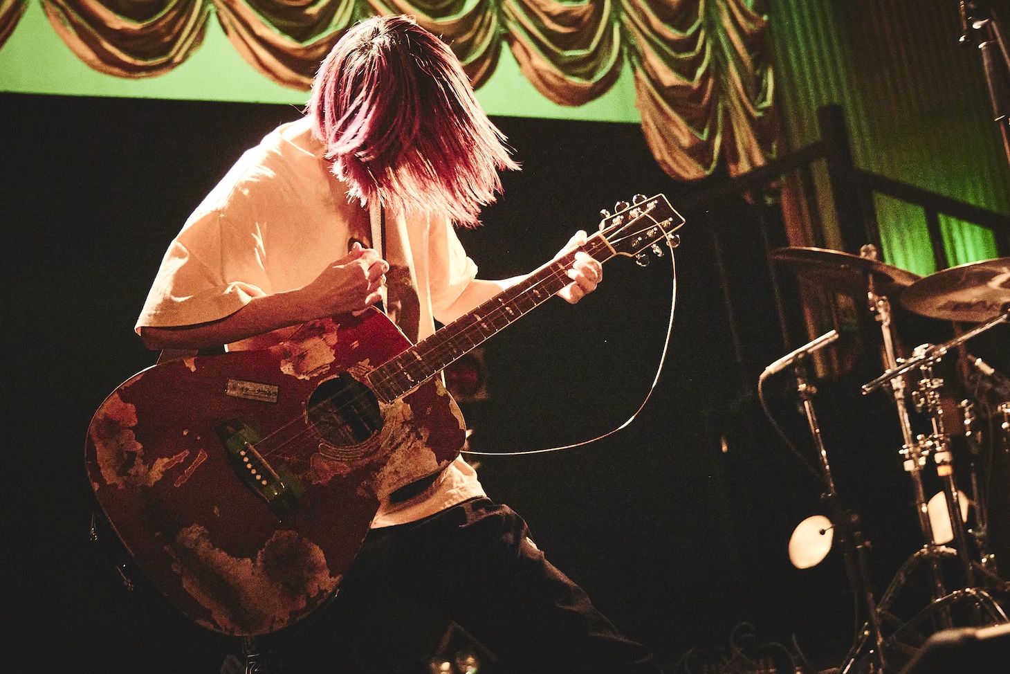 鈴木実貴子（Vo, G）（撮影：上保昴大）