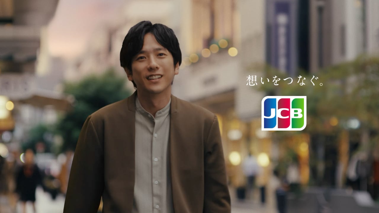 二宮和也が出演する新テレビCM「買いものって、メッセージだ。」編より。