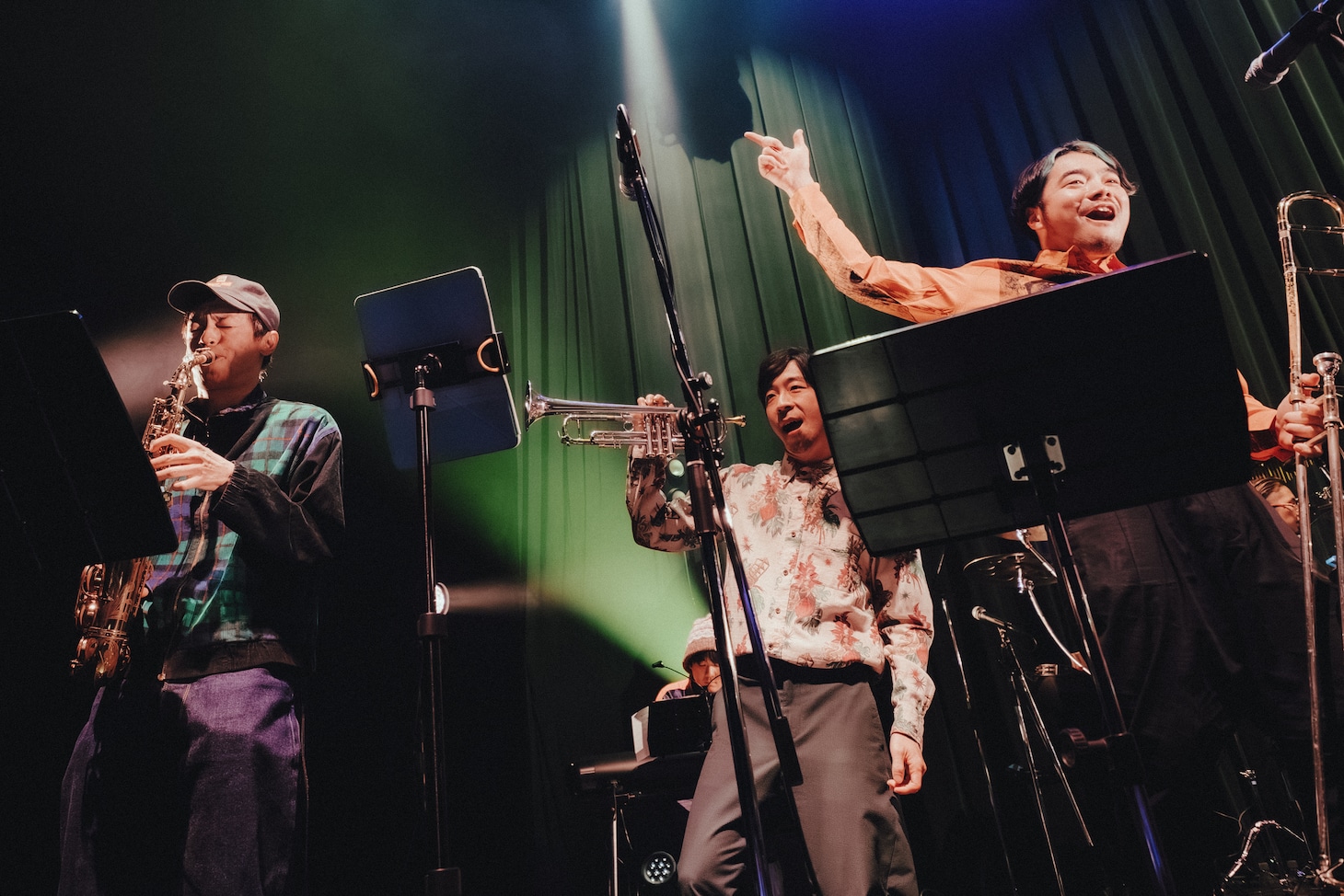左から武嶋聡（Sax）、赤塚謙一（Tp）、大田垣正信（Tb）。（Photo by Daiki Miura）