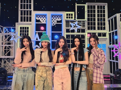 ILLIT。「サクサクヒムヒム ☆推しの降る音楽祭☆」より。