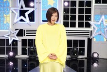 絢香。「サクサクヒムヒム ☆推しの降る音楽祭☆」より。