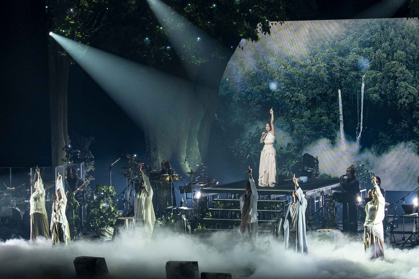 倉木麻衣「Mai Kuraki Live Project 2025 リラック素～What a wonderful world～」東京国際フォーラム ホールA公演の様子。（写真提供：B ZONE）