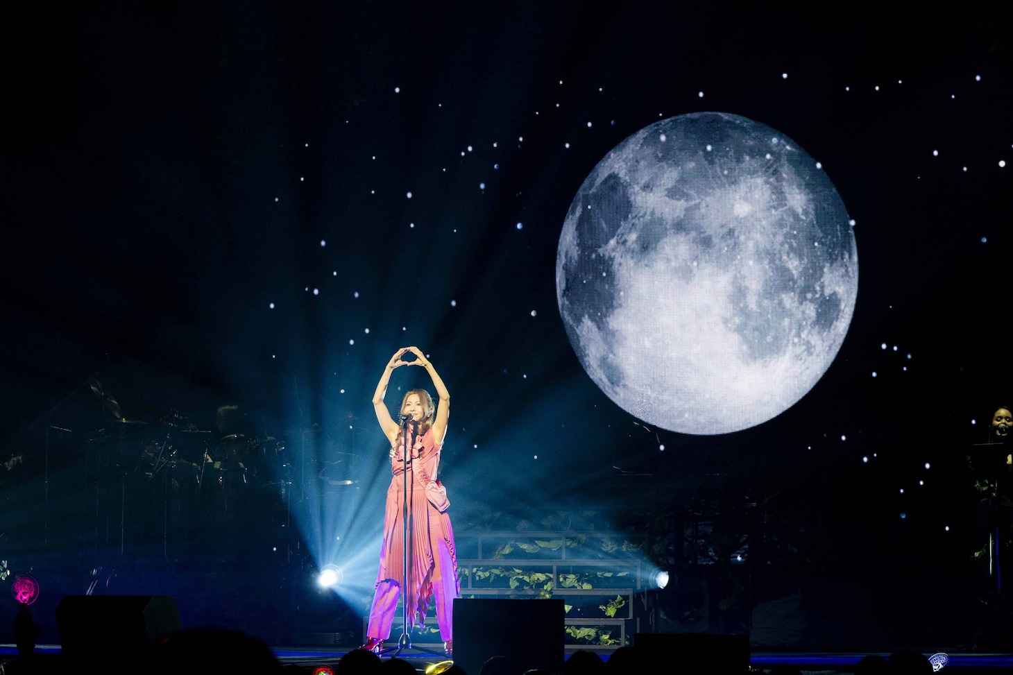 倉木麻衣（写真提供：B ZONE）