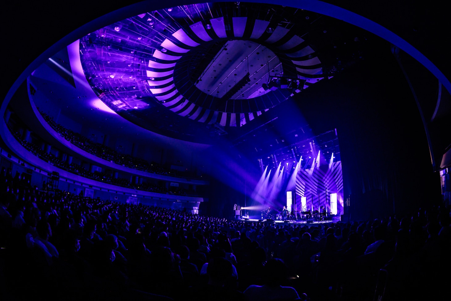 德永英明「Hideaki Tokunaga Concert Tour 2025 ALL REQUEST」最終公演の様子。（撮影：奥本昭久）