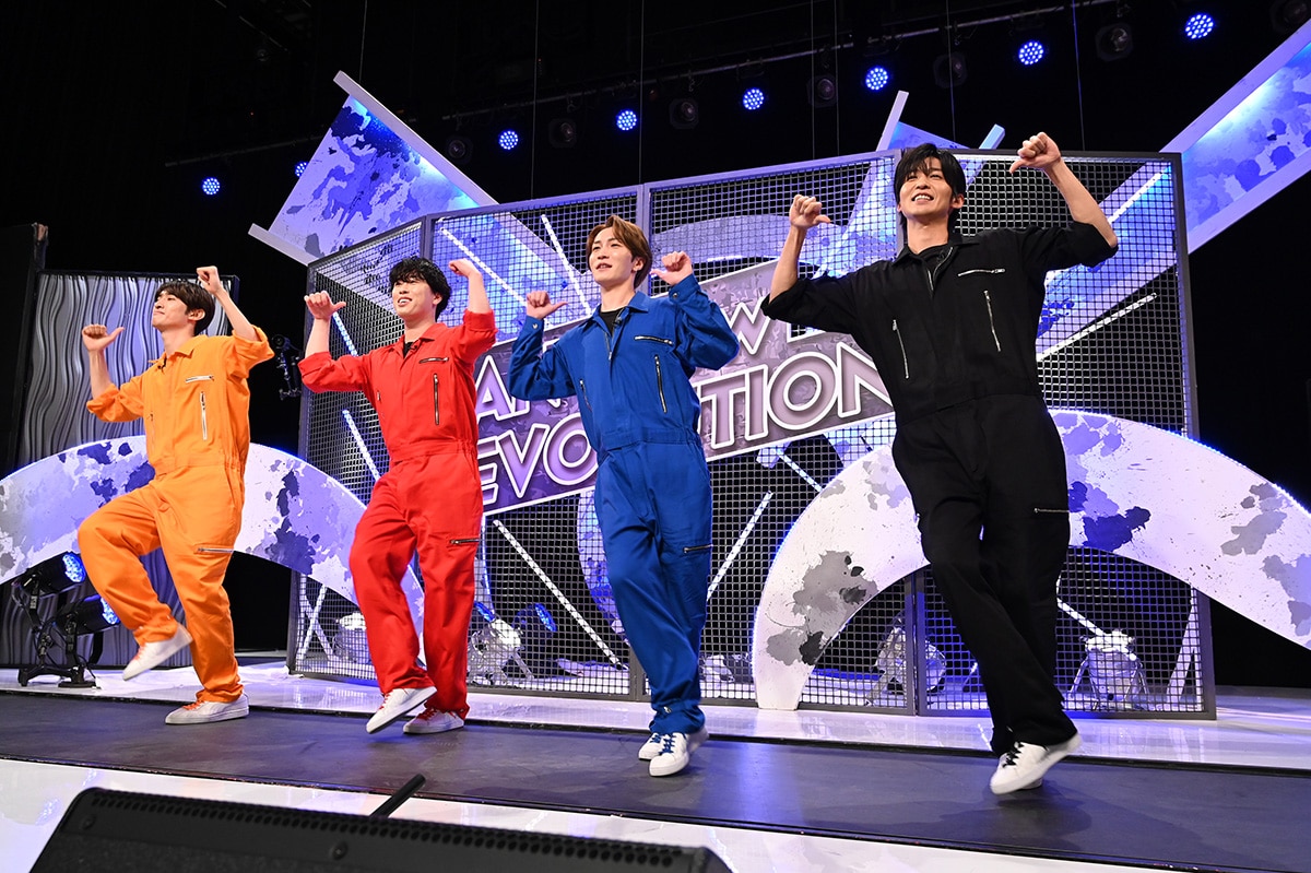 左から向井康二、宮舘涼太、渡辺翔太、目黒蓮。©TBS - 今晩「それスノ